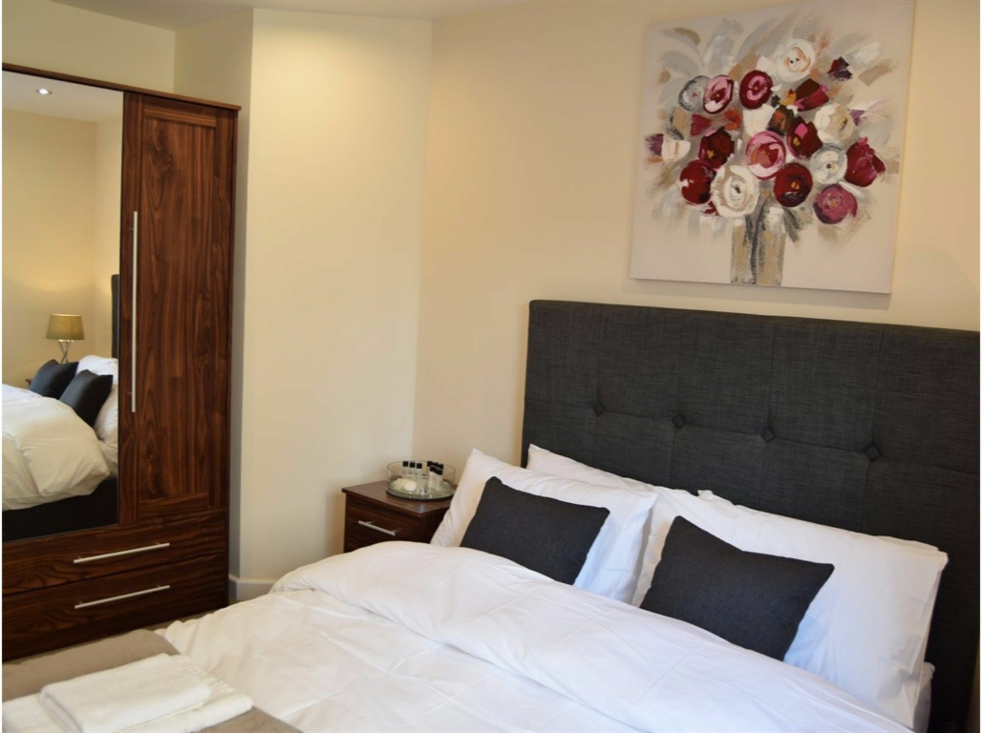 Morland Apartments - Romford Eksteriør bilde